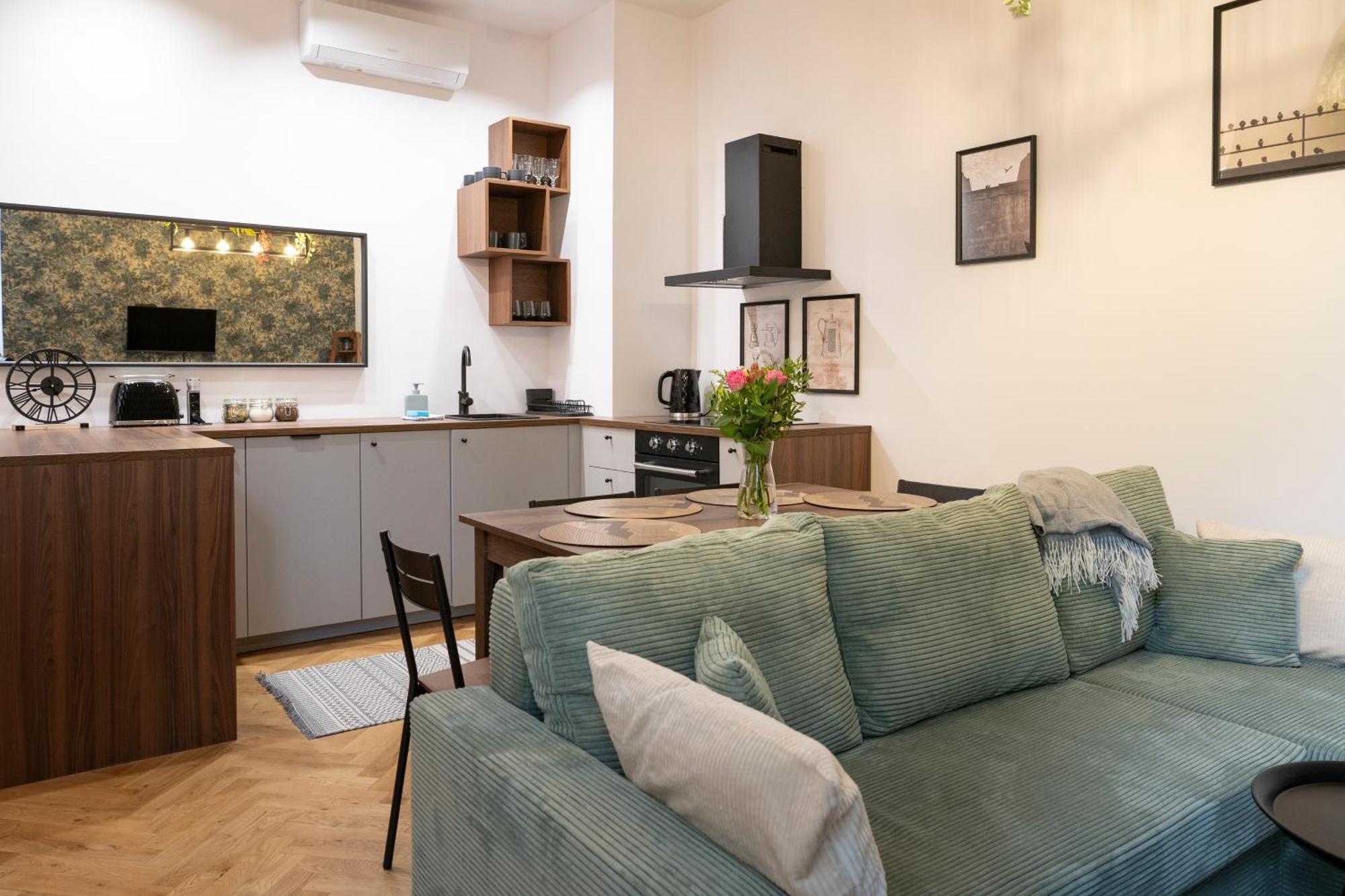 Tyzenhauz Apartments Siemiradzkiego Street Krakau Buitenkant foto